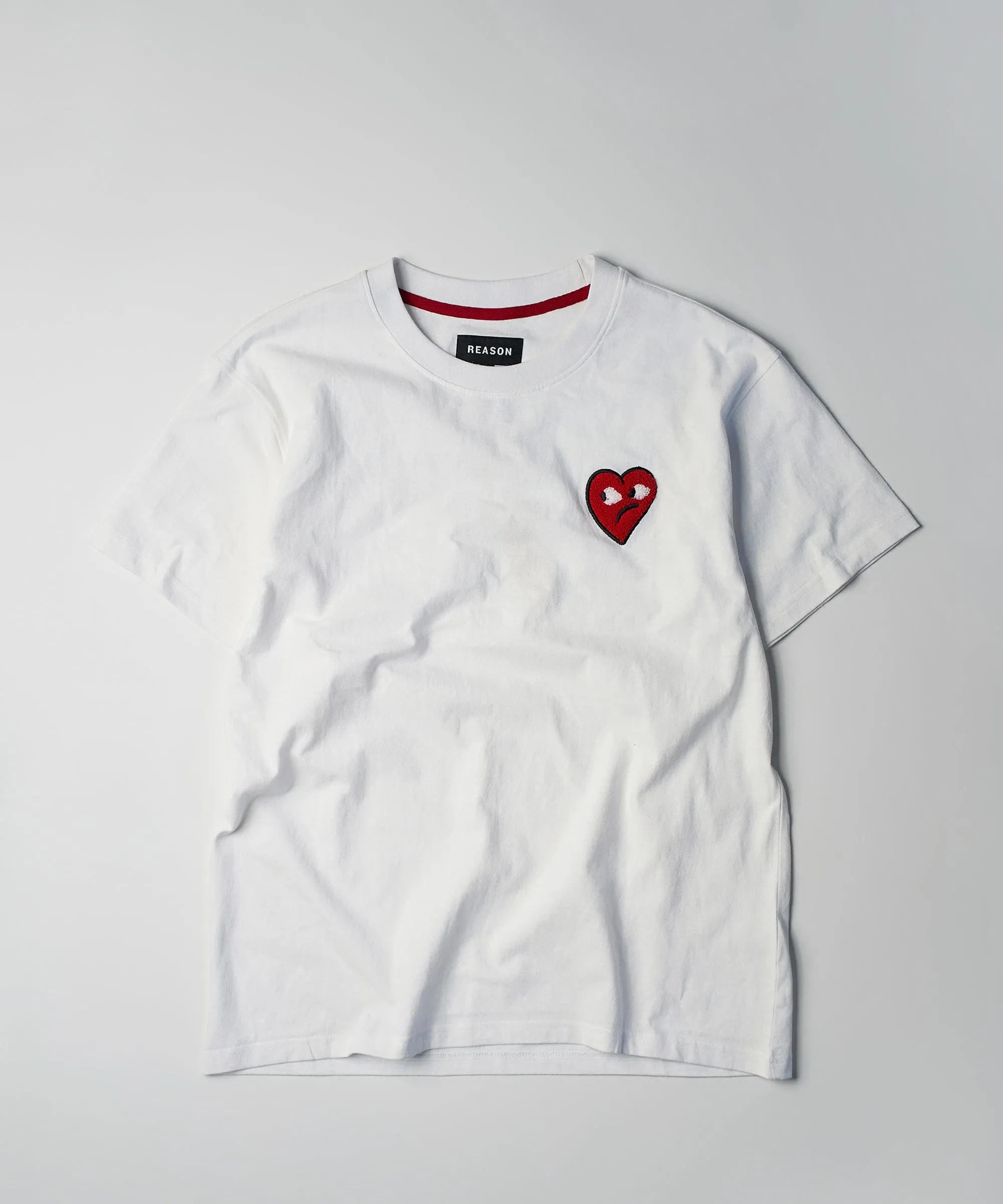 Side Eye Chenille Patch Heart Short Sleeve Tee - White